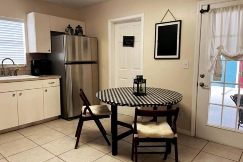 House Close To Downtown, Airport, Raymond James Stadium, And Many More Places Tampa Exterior foto